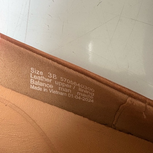 Brown Leather Flats with Rounded Toe - Picture 5 of 5